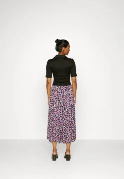 Kaffe Tara Amber Skirt - A-Lijn Rok - Black/Purple -Damesmode 106e262d92b44865b43b8df1f0556d02
