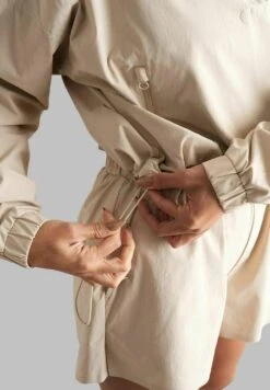 Aim'n Café Au Lait - Outdoorjas - Beige -Damesmode 1b2ec95ca15d42269b8eab2bd956ff7d