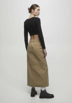 PULL & BEAR Long Puffer - Maxirok - Ochre -Damesmode 62170b5885cf4f4f8b6bd04c966fc733