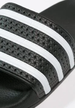 Adidas Originals Adilette Unisex - Muiltjes - Black/White -Damesmode 6837c498b2814795b7dd3abdbb371eaa