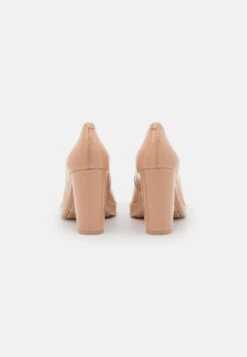 Geox D Walk Pleasure- Hoge Hakken - Nude 9 Geox D Walk Pleasure- Hoge Hakken - Nude -Damesmode 7e5716b0813241c6baea1b64258da28a