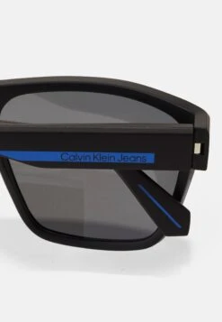 Calvin Klein Jeans Zonnebril - Matte Black -Damesmode a845441fce764301be5c6b7ae289b8b2