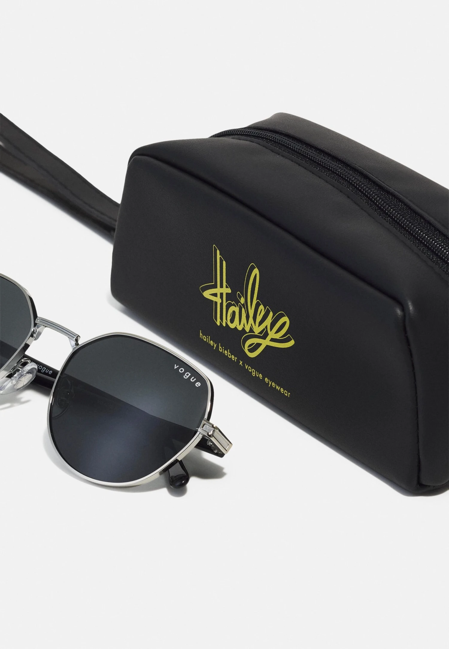 Hailey Bieber X Vogue Eyewear - Zonnebril - Silver-Coloured 4 Hailey Bieber X Vogue Eyewear - Zonnebril - Silver-Coloured - Afbeelding 4