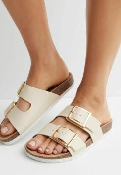 New Look Double Buckle Strap Footbed- Badslippers - Off White