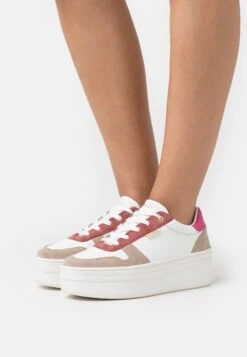 Guess Lifet - Sneakers Laag - Beige/Pink